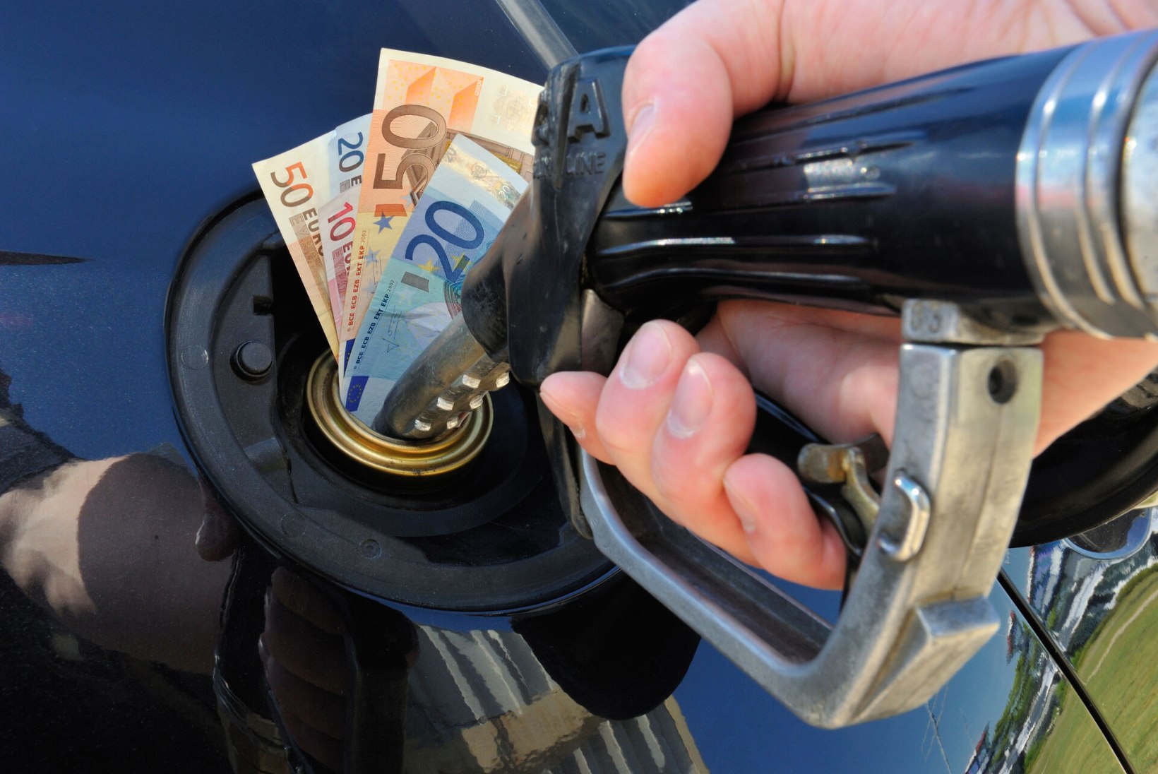 PUUST JA PUNASEKS | Kas kütuseaktsiiside langetamine tooks diisli ja bensiini hinna alla?