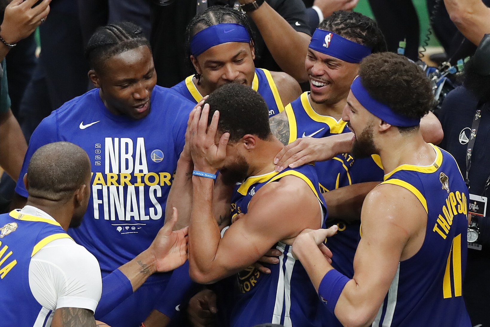 VIDEOD | Warriors tegi seda taas! Võidu järel nutta lahistanud Curry: hooaja alguses ei uskunud peale meie endi mitte keegi, et jõuame siia