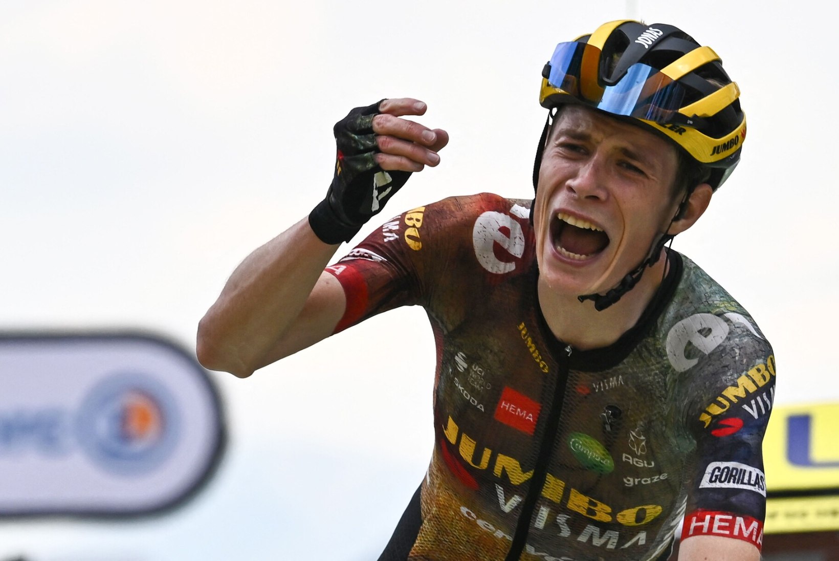Taani rattur võitis esmakordselt Tour de France'il etapi ja tõusis üldliidriks, tiitlikaistja kustus viimastel kilomeetritel