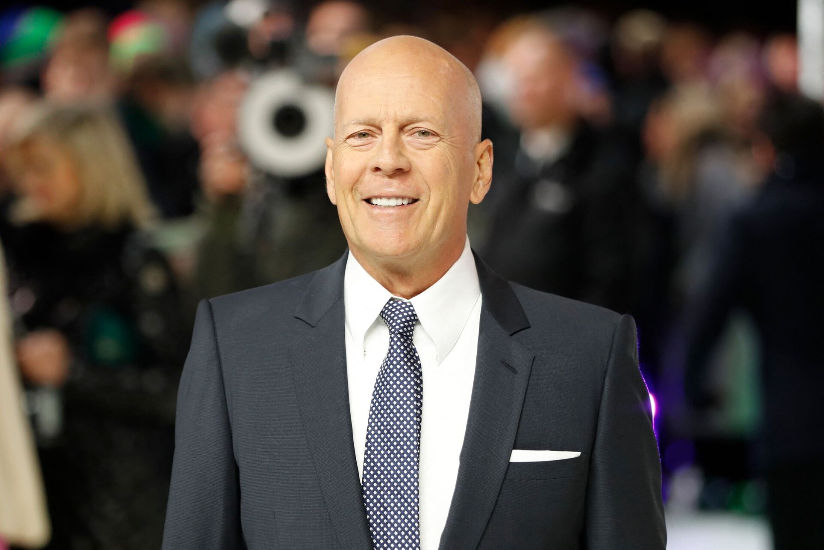 NUKKER VIDEO | Afaasiahaige Bruce Willis naasis oma menufilmi võttepaika