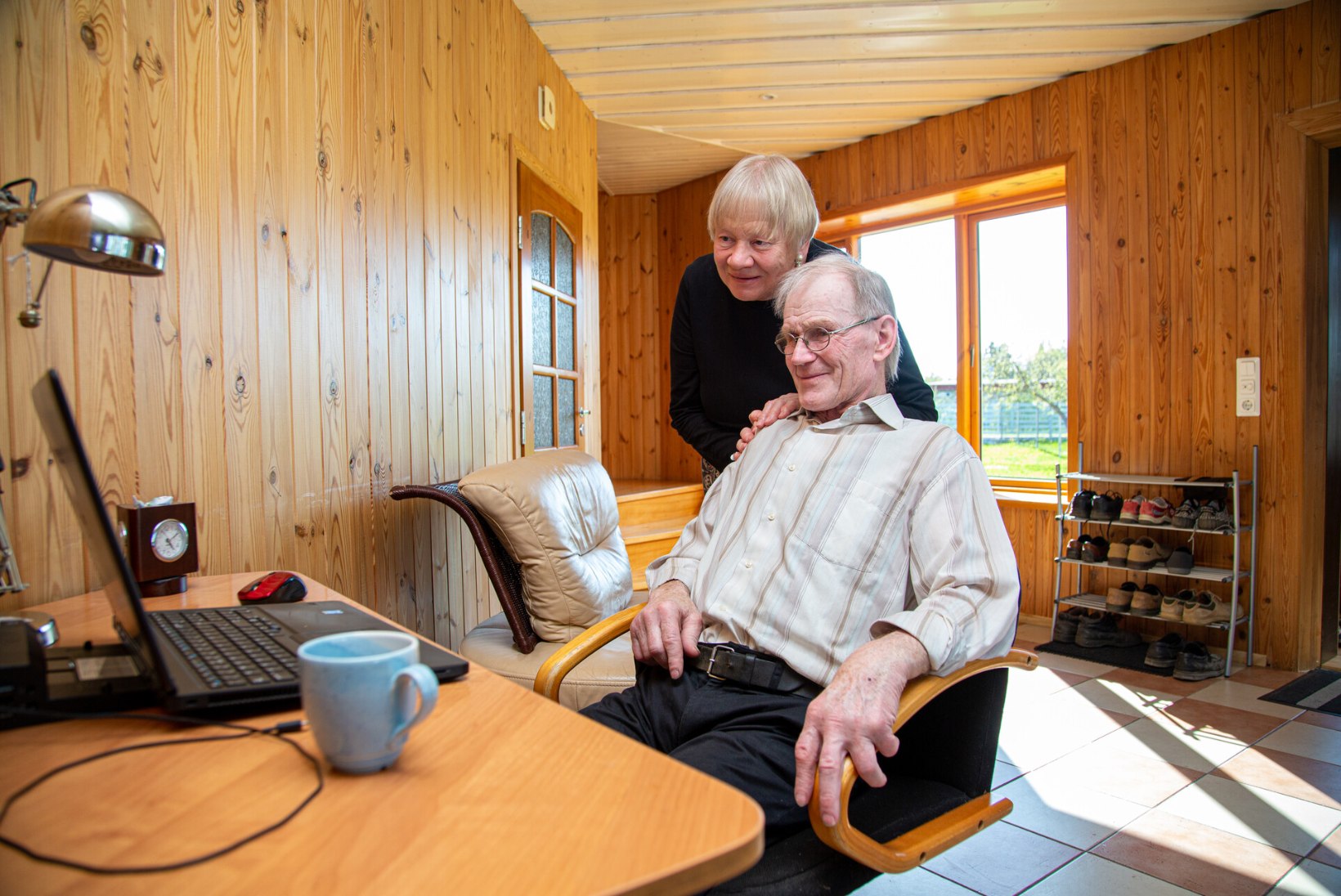 KUI LAPSELAPSED ELAVAD VÄLISMAAL: kuidas hoida lähedust interneti abil? Eesti vanaemad-vanaisad jagavad oma kogemusi