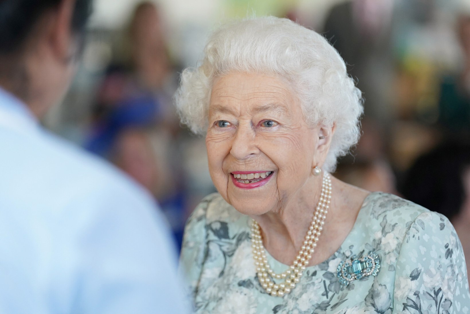 Töökoht olemas? Kuninganna Elizabeth II avab peagi pubi ja otsib töötajaid