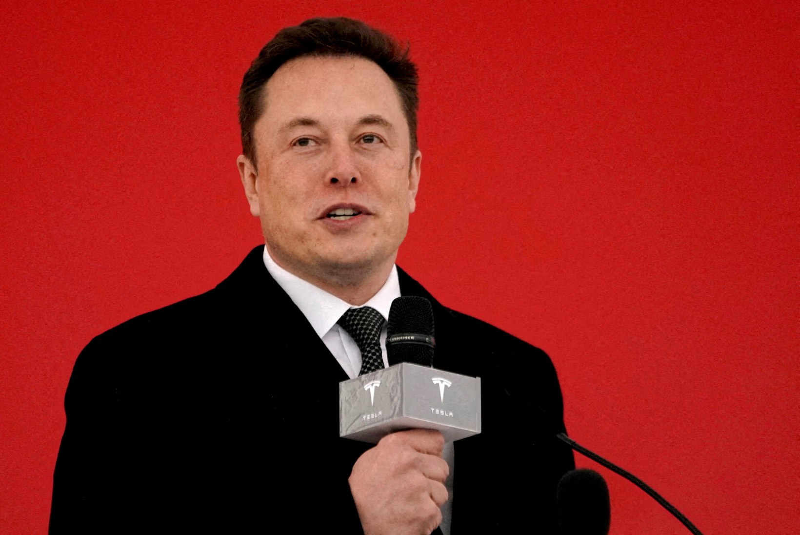 Elon Musk: „Ma ostan Manchester Unitedi.“