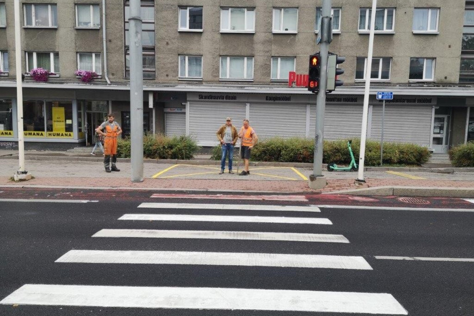 FOTOD | Tallinn asus ohtliku Vineeri peatuse ümbruses liiklust rahustama