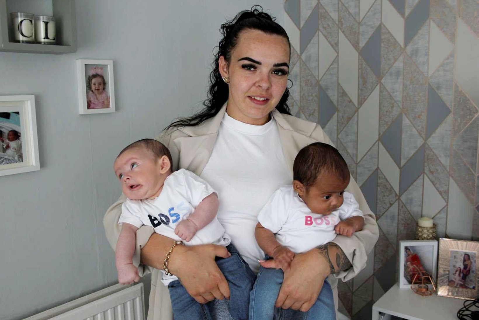 HARUKORDNE: Briti naine sünnitas eri värvi kaksikud