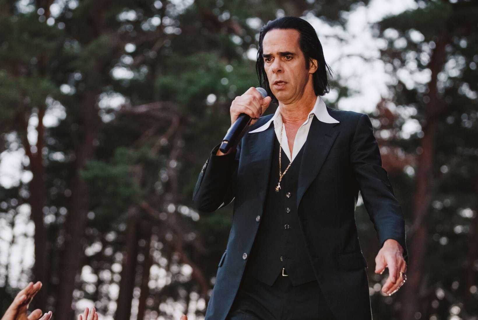 Nick Cave kinnitas oma Haapsalu kontserdi külalisesinejaks Eesti ühe omapärasema häälematerjaliga lauljatari