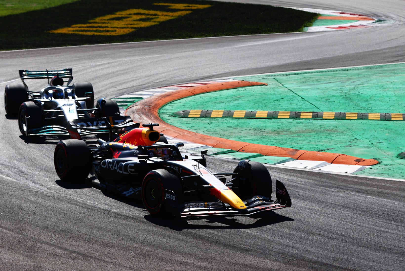 Verstappen sai Itaalias viienda järjestikuse etapivõidu, sõit lõpetati turvaauto järel