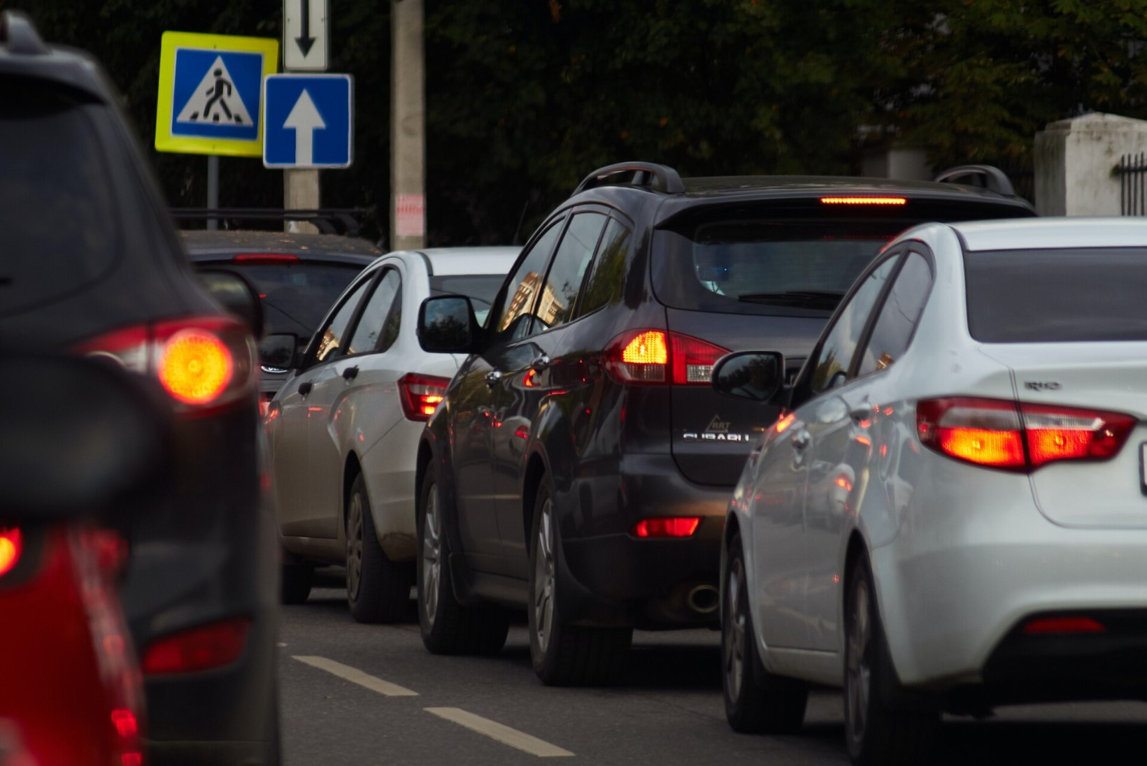 Punane, must või hall – mis värvi autod satuvad kõige enam liiklusõnnetusse?