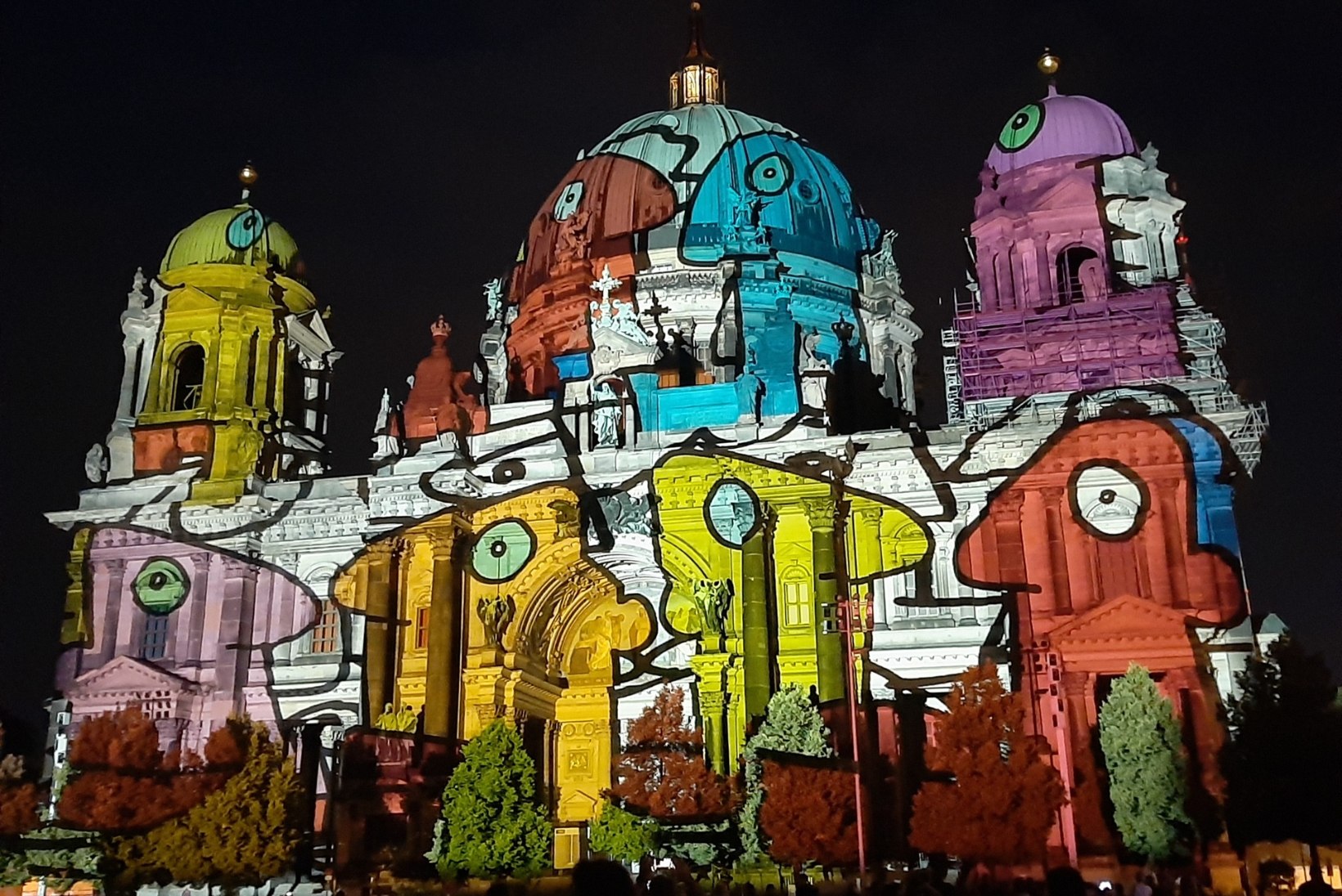VALGUSFESTIVAL BERLIINIS: võimas värvimäng vabas õhus  