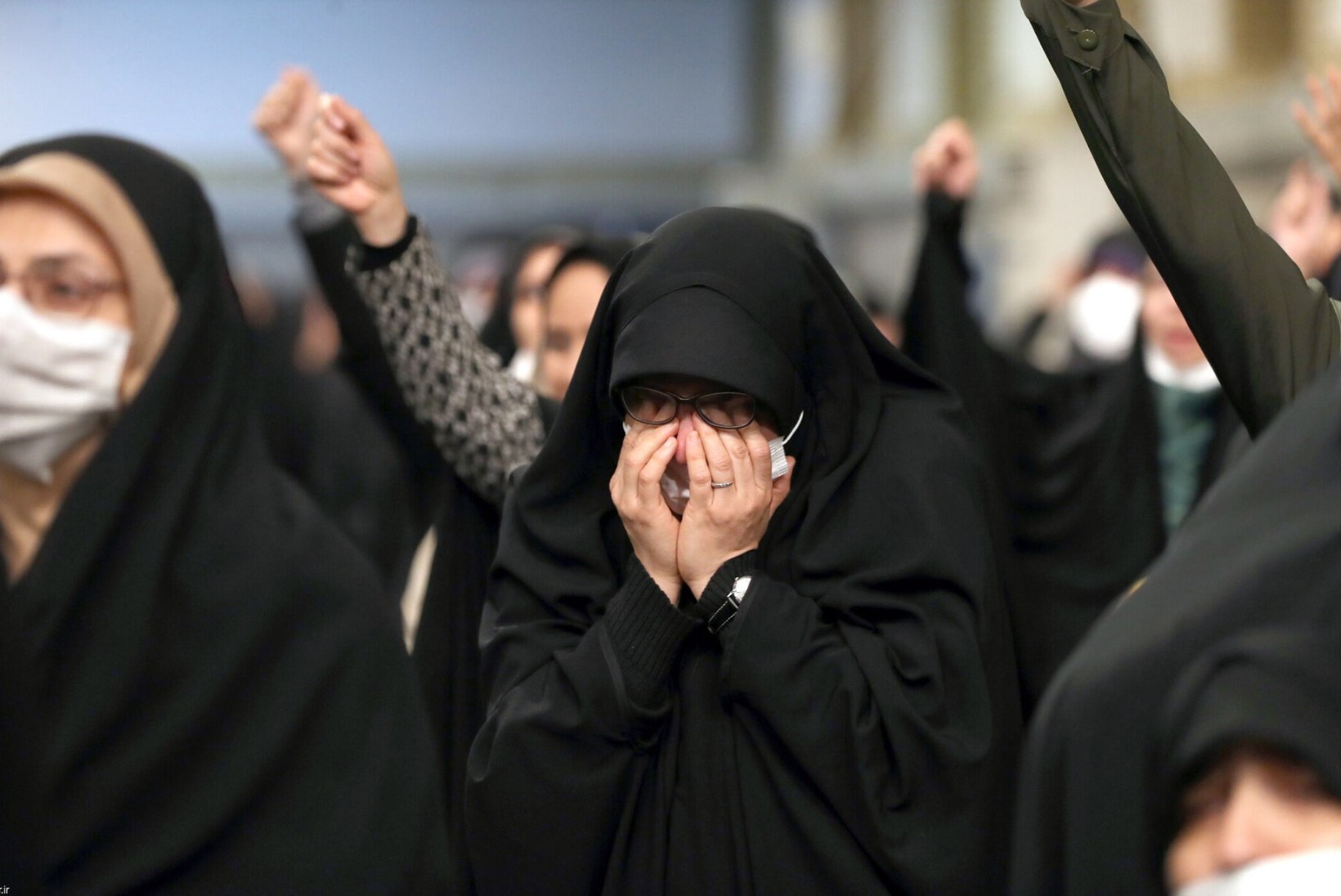 Iraani imaam leidis põua põhjuse: katmata peaga naised