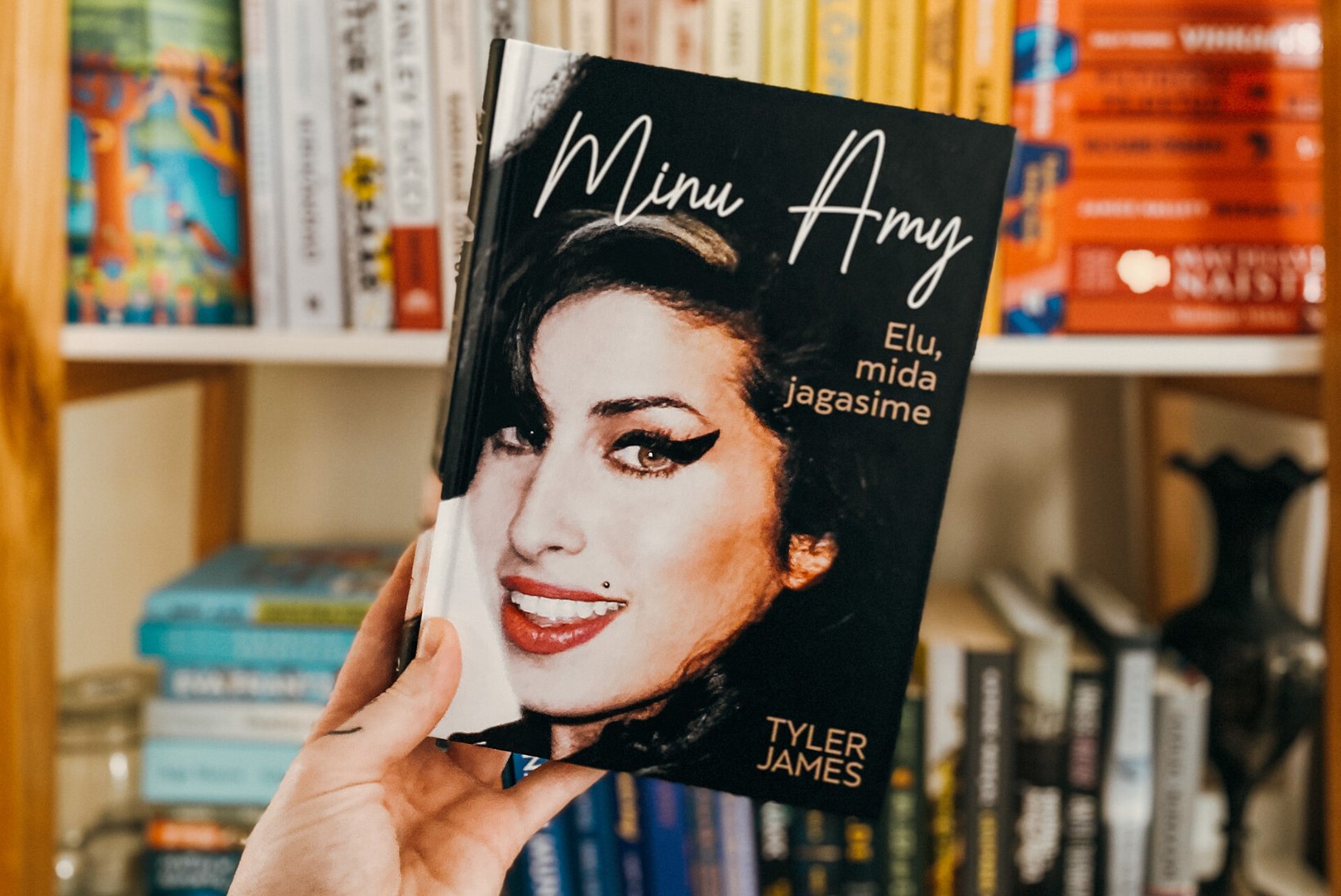 LUGEMISSOOVITUS | Aus ja südamlik sissevaade Amy Winehouse'i ellu