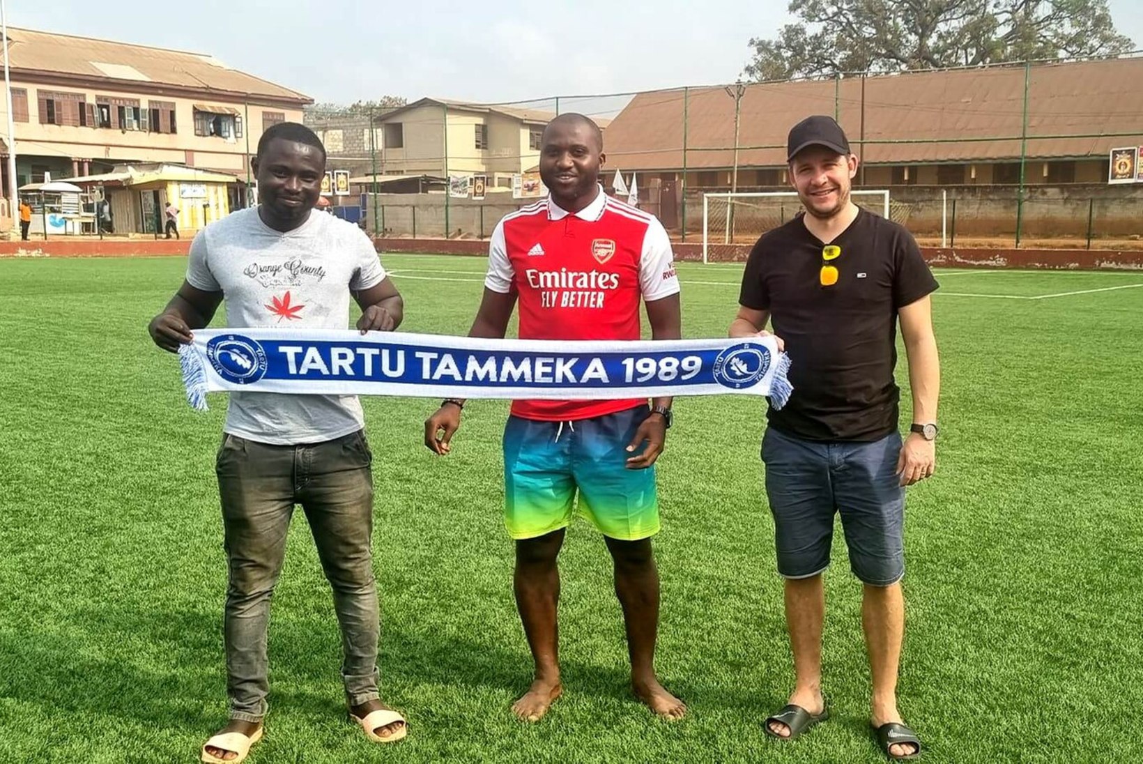 Kavalad aafriklased katsusid Ghanas jalgpallipärleid otsimas käinud Tammeka tegevjuhil naha üle kõrvade tõmmata 