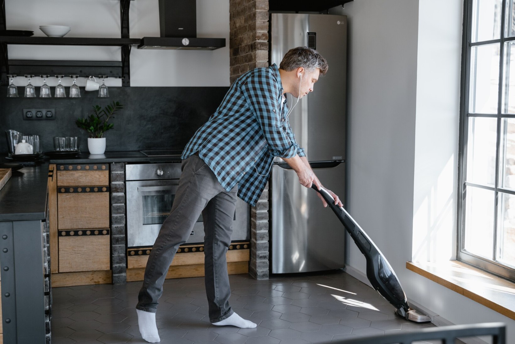 Uued meetodid: kuidas hoida põrandad puhtana kemikaale kasutamata?