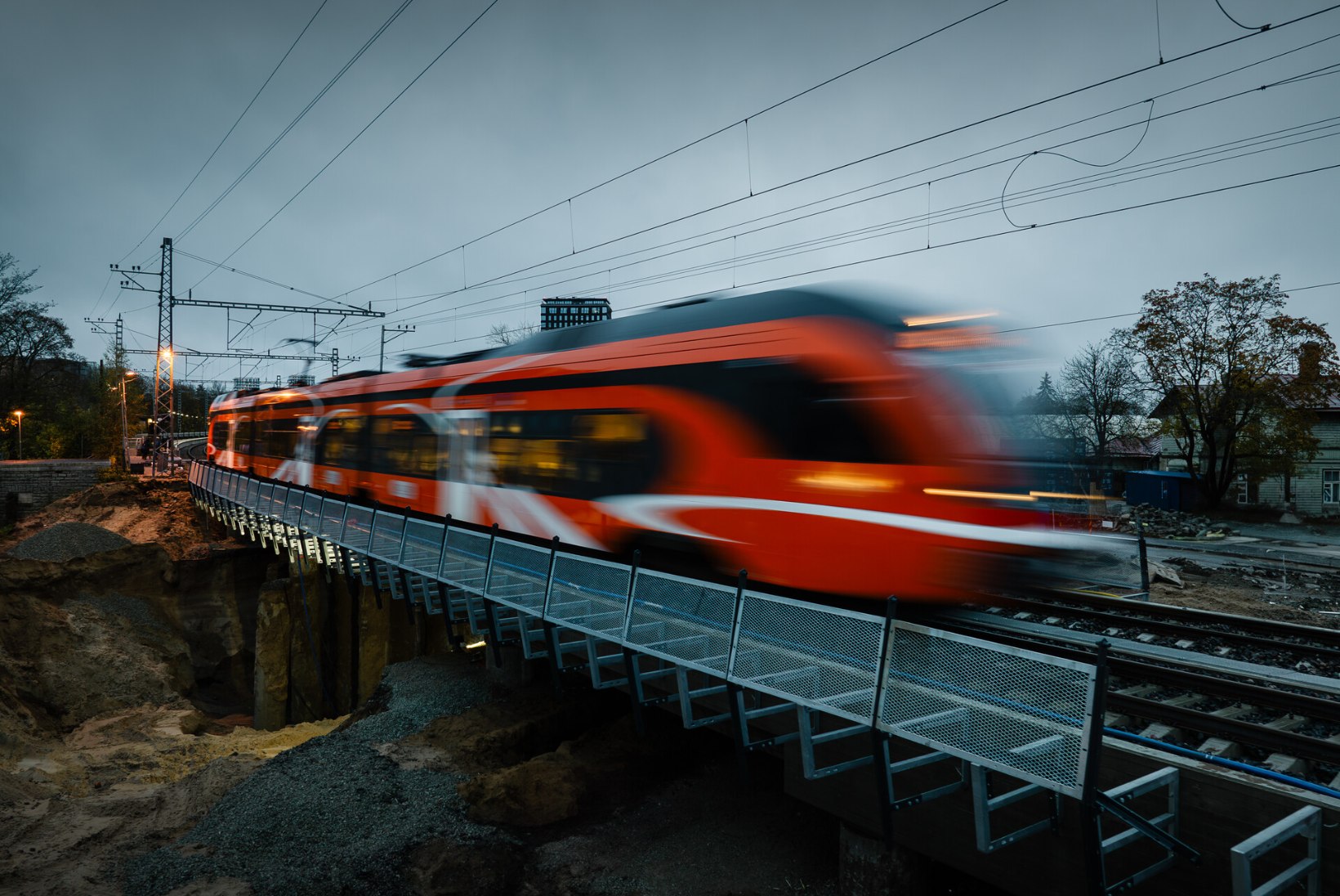 FOTOD | Vaata, kuidas edeneb Tallinnas Tondi raudteeülesõidu ümberehitus