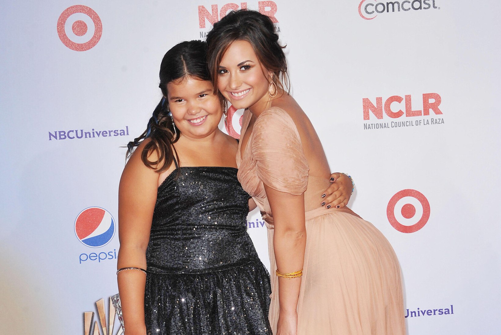 TRAAGILISE SAATUSEGA PERE: Demi Lovato noorem õde sattus samuti meelemürkide küüsi