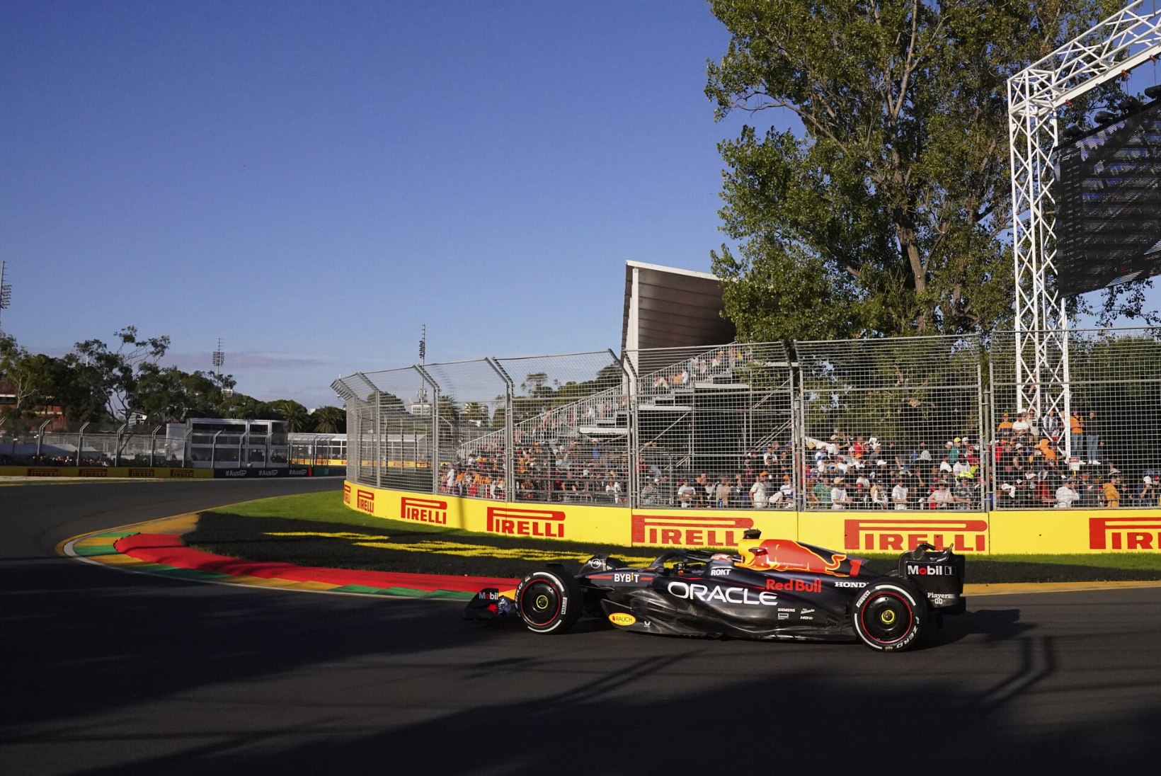 F1 BLOGI | Kummalise lõpuga Austraalia GP võitis Max Verstappen