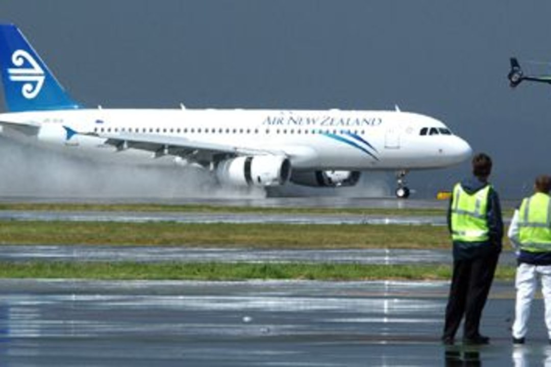 Трафик авиакомпания. Air New Zealand Airbus a320. Air Traffic авиакомпания. Air Traffic авиакомпания Airbus. A320 touchdown.