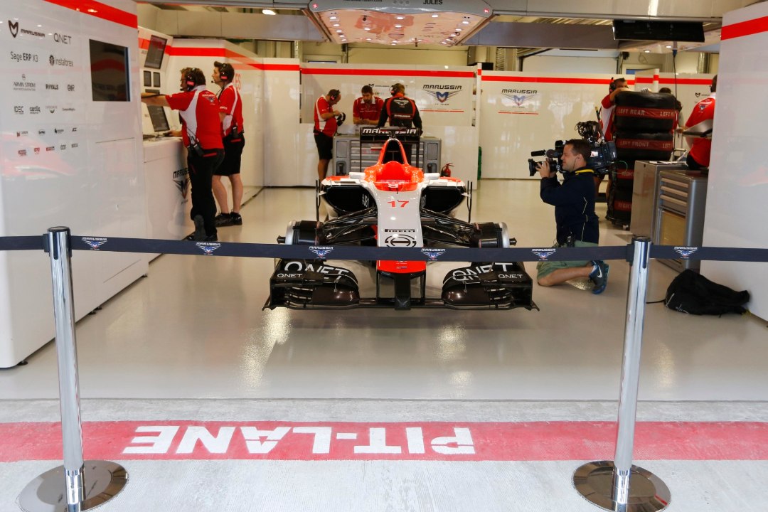 FOTOUUDIS: Bianchi auto seisab Sotšis boksis, kuid ilma peremeheta