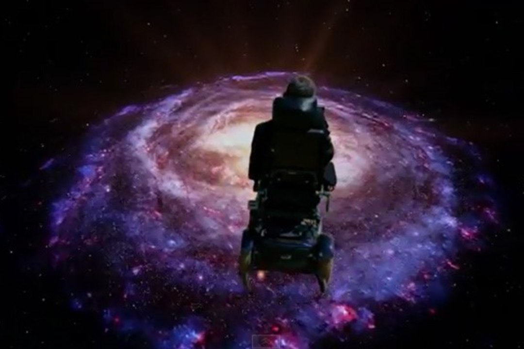 VIDEO: Stephen Hawking kaverdas Monty Pythoni galaktikalaulu