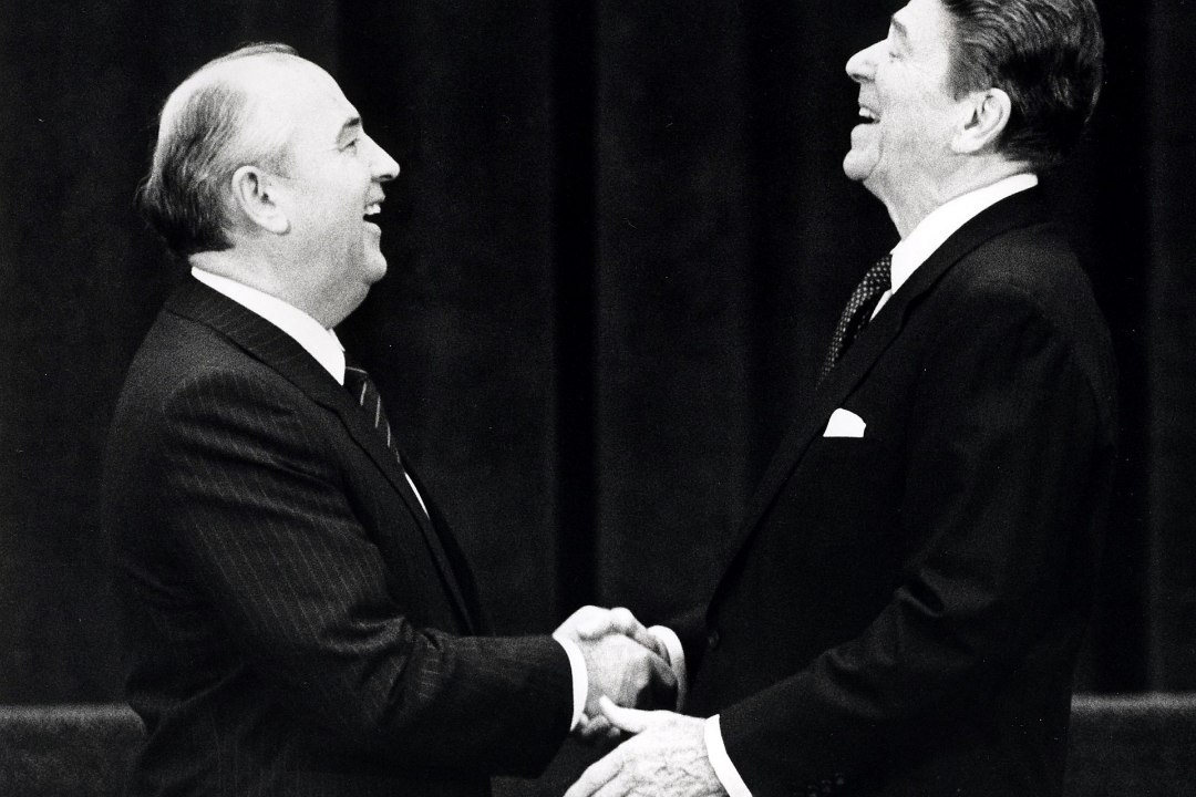 Reagan kutsus Gorbatšovi tulnukatega võitlema