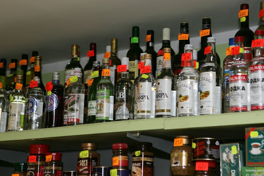 Valitsus otsustas tõsta alkoholiaktsiisi järgmisel aastal 15 protsenti, idapiiri jaoks eraldatakse 20 miljonit eurot
