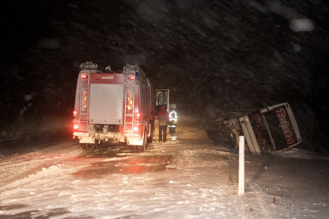 Lumetuisk põhjustas poolsada liiklusõnnetust
