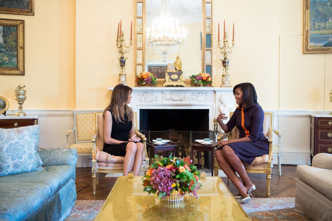 Michelle Obama kohtus Melania Trumpiga. Kuid miks suletud uste taga?