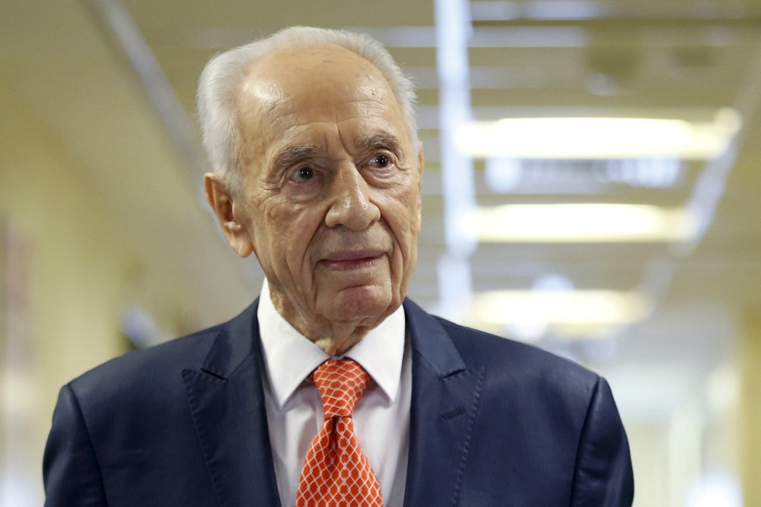 Iisraeli endine president Shimon Peres viibib haiglas raskes seisundis