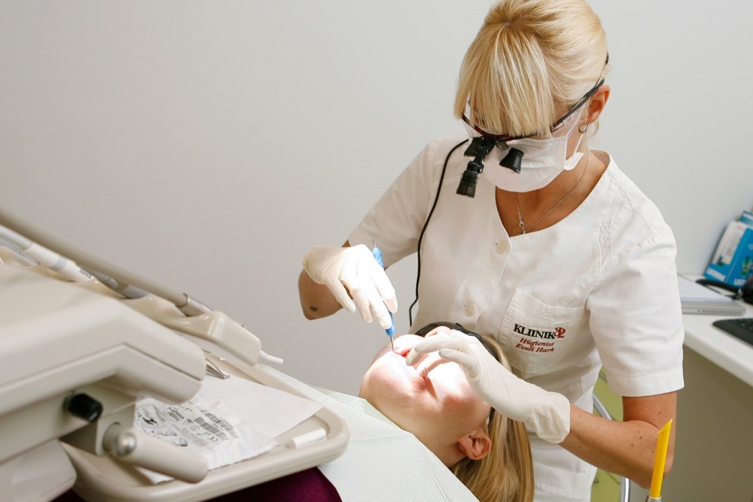 STATISTIKA: Eesti inimesed kasutavad ortodondi ja suuhügienisti teenuseid üha usinamalt