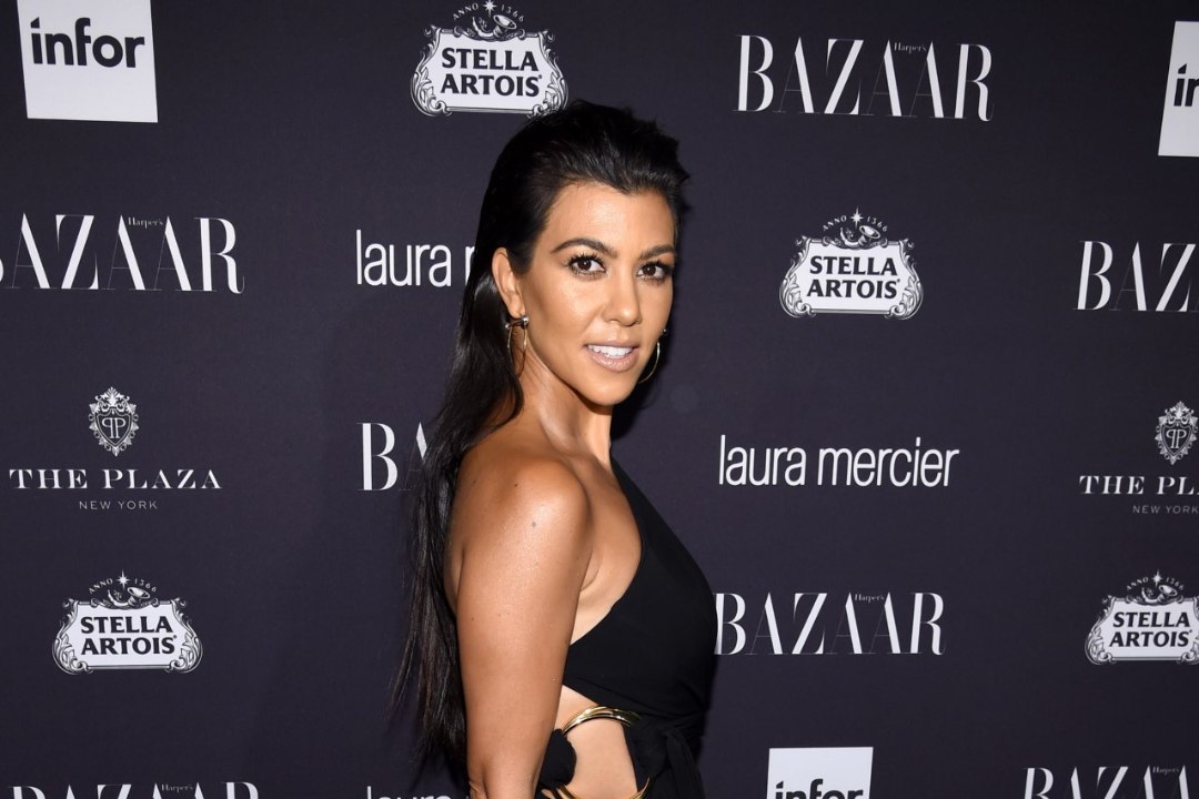SUHKRUST VABAKS: Kourtney Kardashian jagab nippe