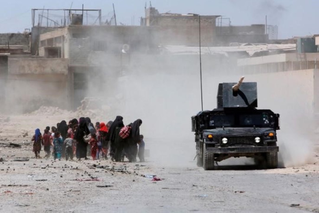 ISIS tapab Mosulist põgenevaid inimesi