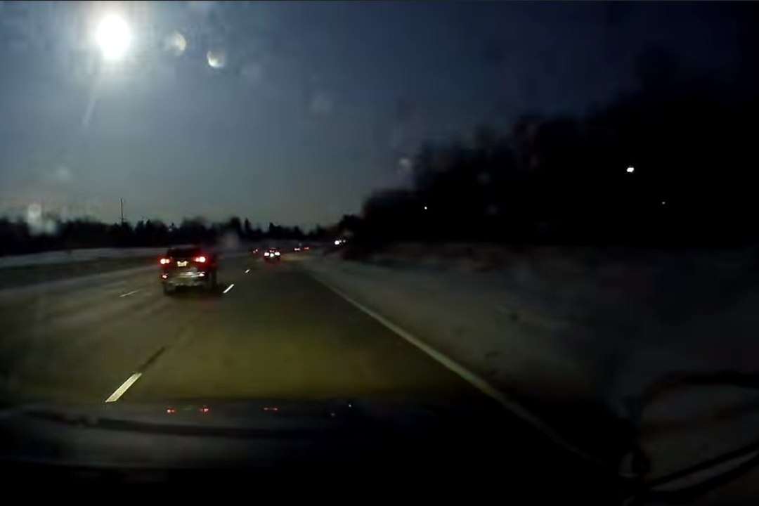 VIDEO | Michigani taevas sähvatas meteoor