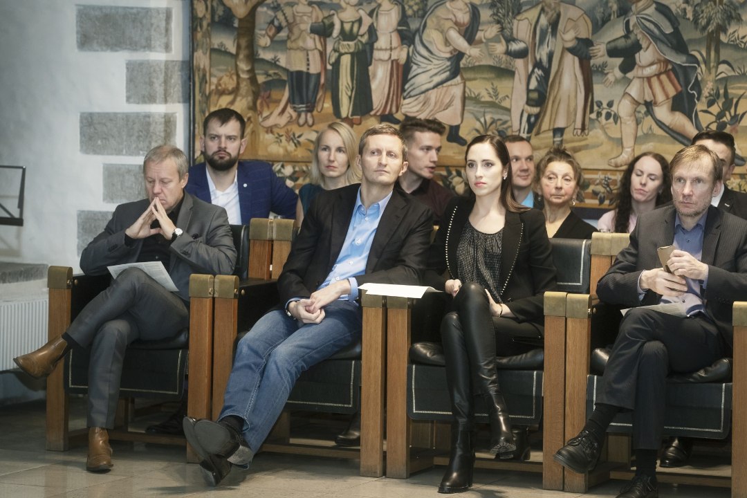 FOTOD | Elina Nechayeva käis kihlatuga Eesti Pillifondi hinnalist kollektsiooni uudistamas