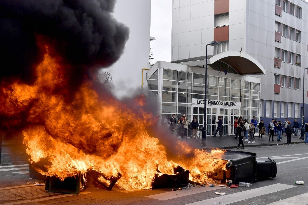 VIIMAKS OMETI: Prantsuse võimud andsid protestijatele alla!