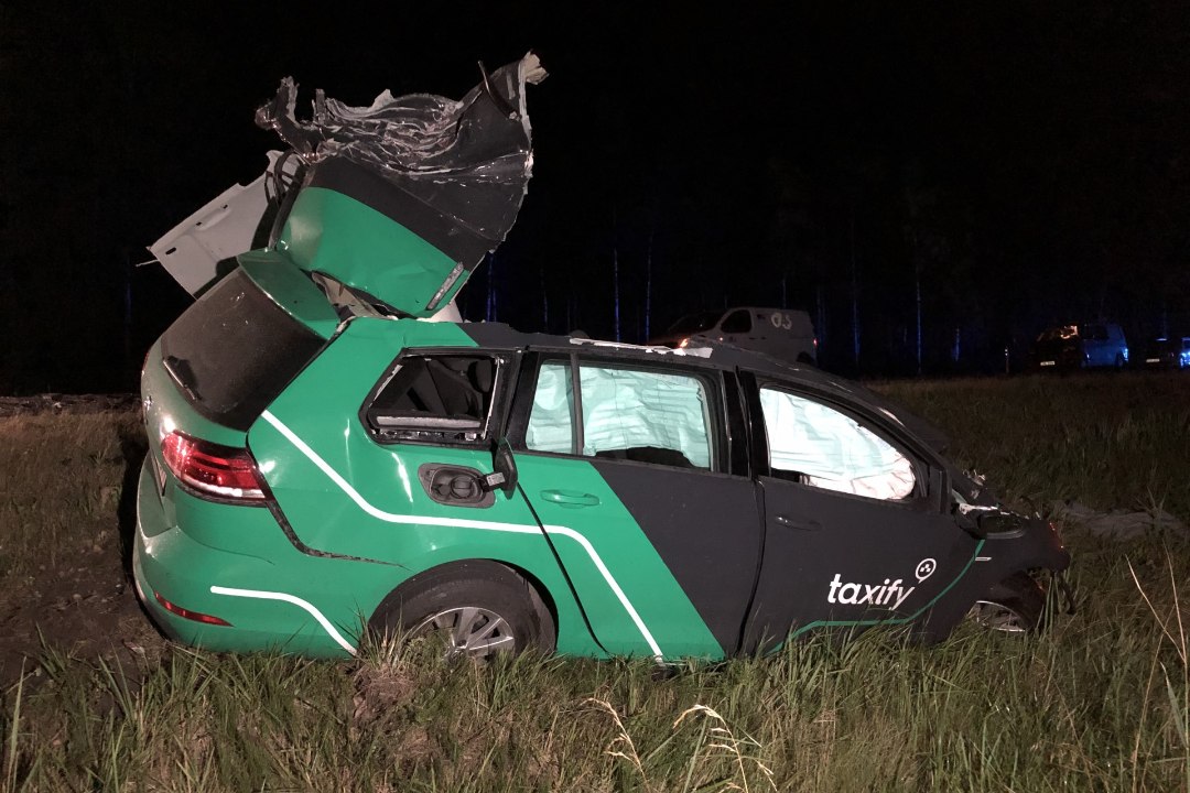 Veoautoga kokku põrganud Taxify juht võis roolis tegelda kõrvaliste asjadega