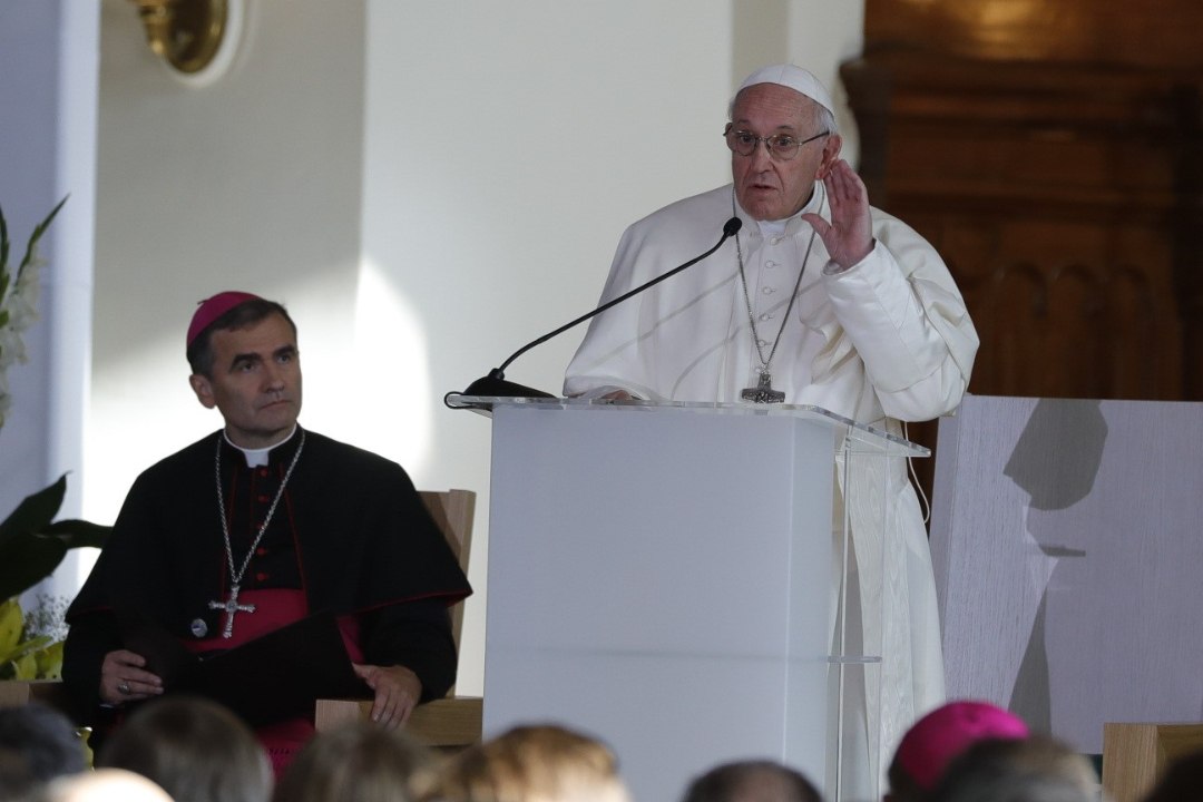 GALERII | Paavst pani Kaarli kirikusse kogunenud noored rõõmust rõkkama