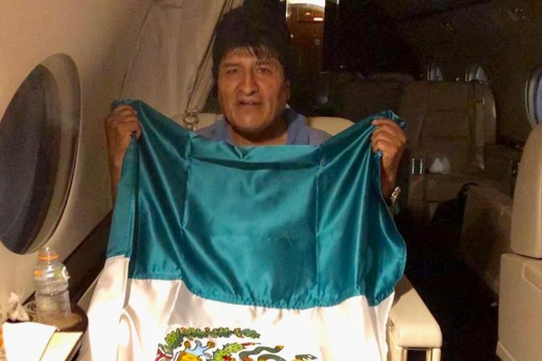 KAOS BOLIIVIAS: tagasi astunud president Evo Morales põgenes Mehhikosse