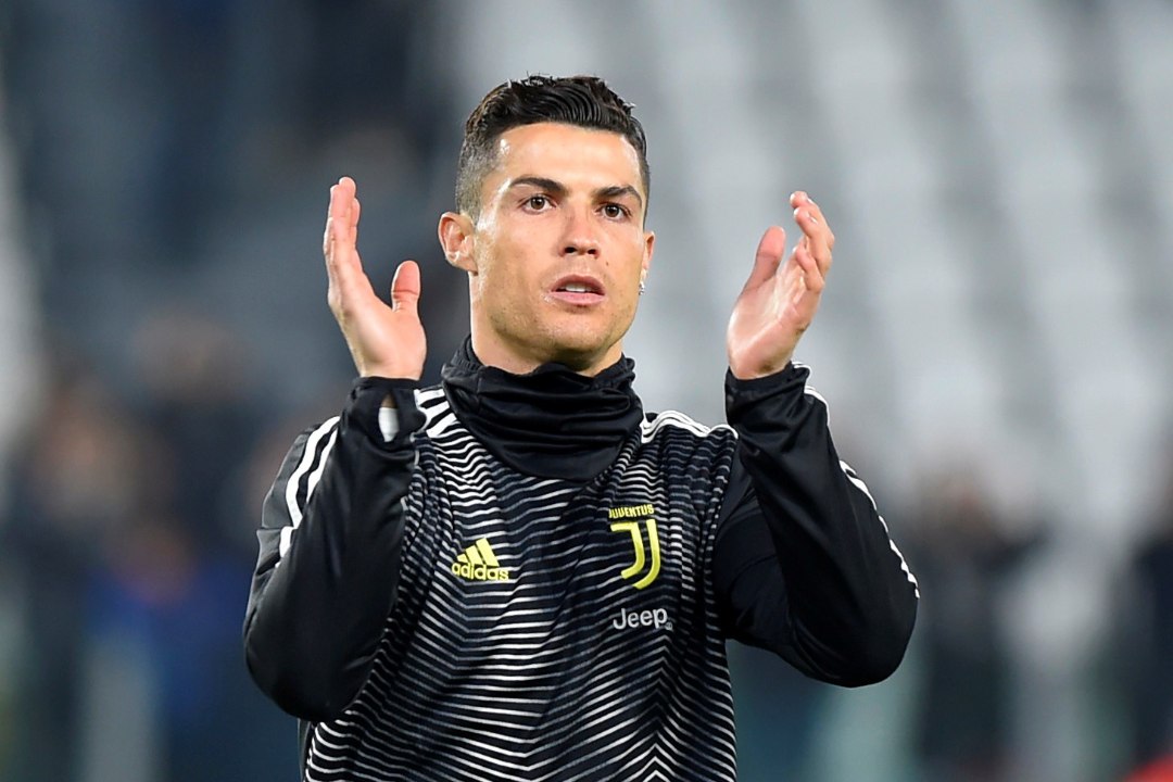 HÜVASTI! Cristiano Ronaldo eemaldati jalgpallimängu „FIFA 19“ kaane pealt