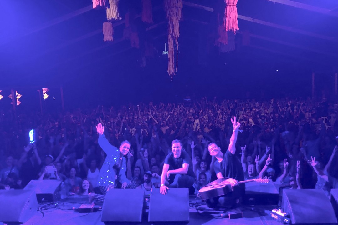 Trad. Attack! sai Austraalia festivalipiduliste seas legendiks!