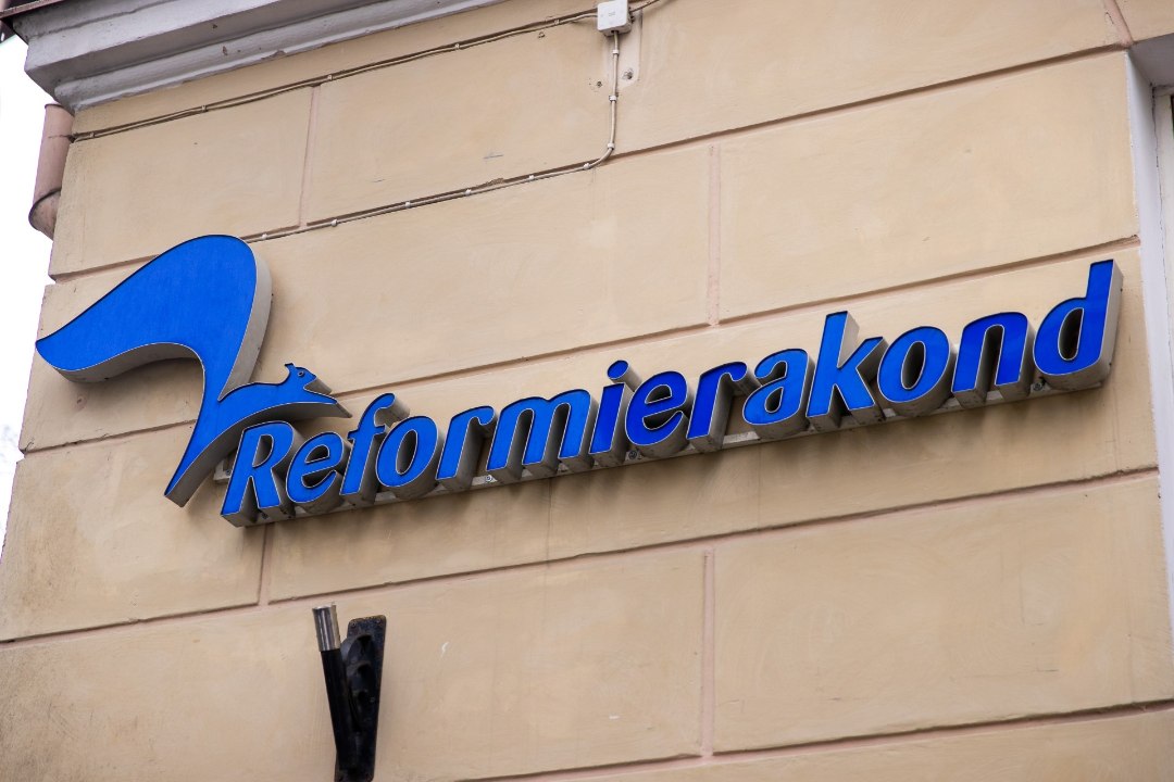 EI OOTAGI VENE HÄÄLI?! Miks ei ole mõne partei veebilehel üldse venekeelset infot?