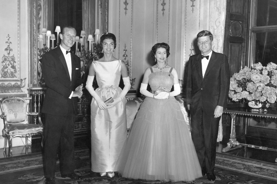 Meenuta, kuidas Jackie Kennedy ja kuninganna Elizabeth II üksteisele pinnuks silmas olid!