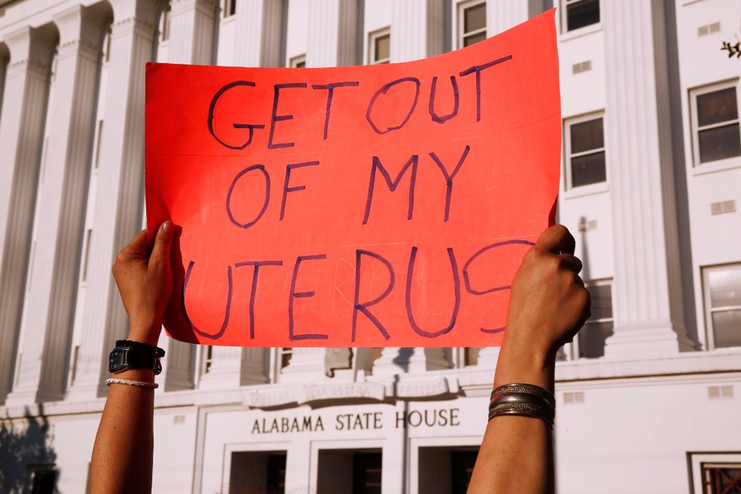 Emakaväline rasedus emakasse tagasi ja vägistamine ei loe: Alabama ja teised osariigid teevad samme abordi keelamiseks