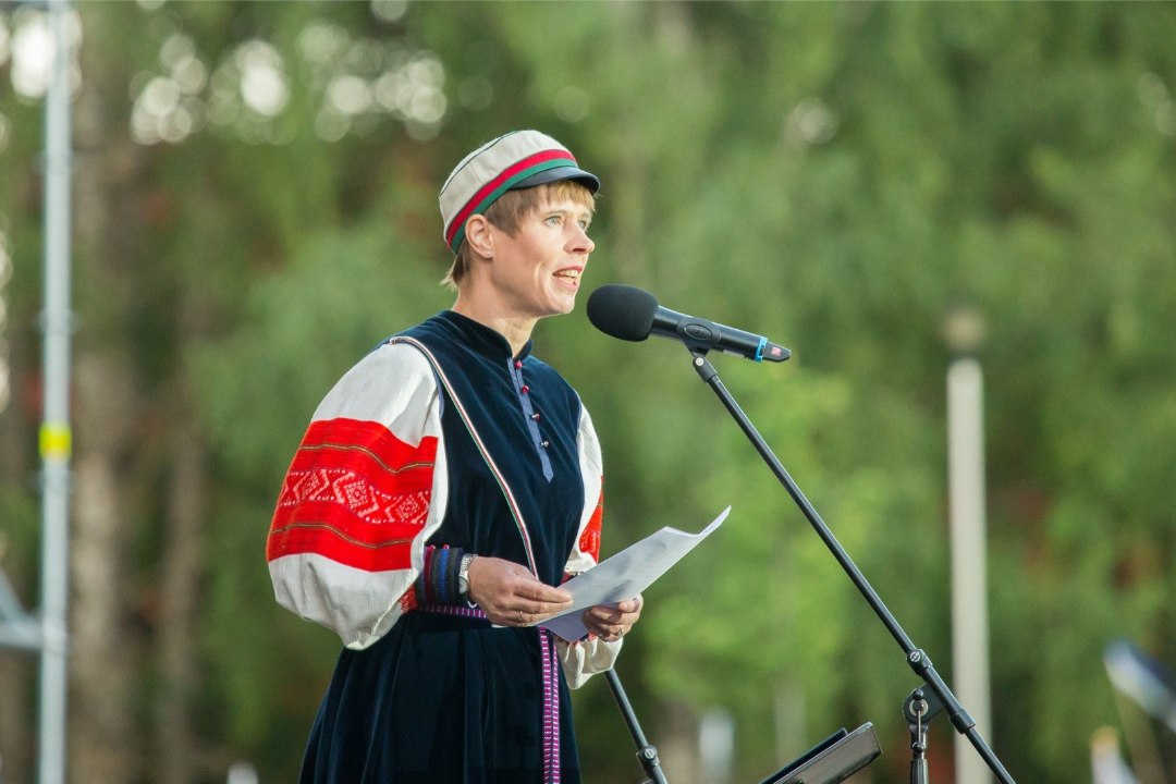 FOTO | President Kersti Kaljulaid teeb laulupeoks proovi