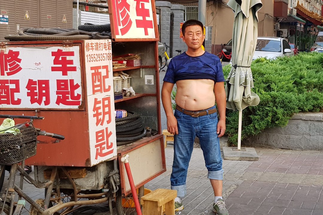 TSIVILISEERIMATU STIIL: Hiina linn keelas avalikkuses „Pekingi bikiinid“