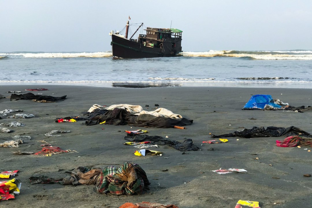 VIDEO | KOROONA JA MIGRANDID: paadi peal lõksus põgenikud peavad jooma merevett