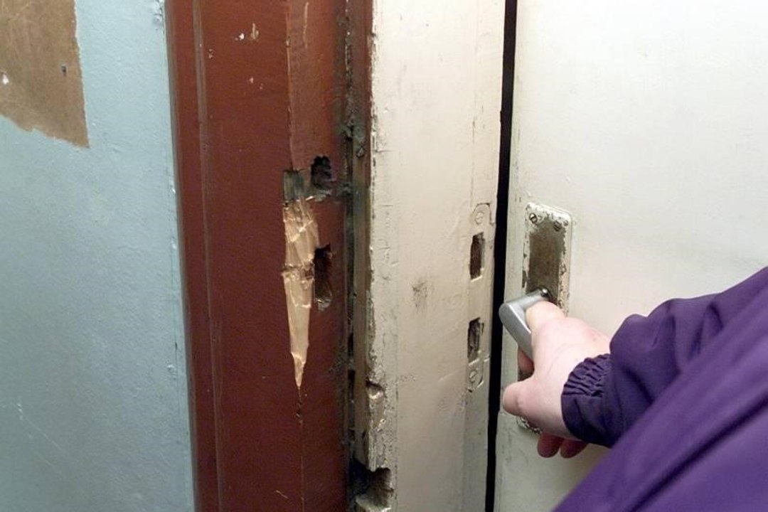 VIDEO | POLITSEI HOIATAB: lukust lahti unustatud uksed teevad varastele elu lihtsaks