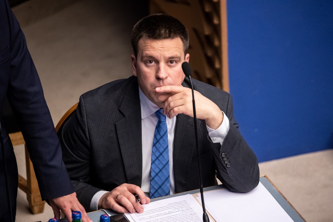 Riigikogu saadikute küsimusterahe all olid Ratas, Luik ja Kiik