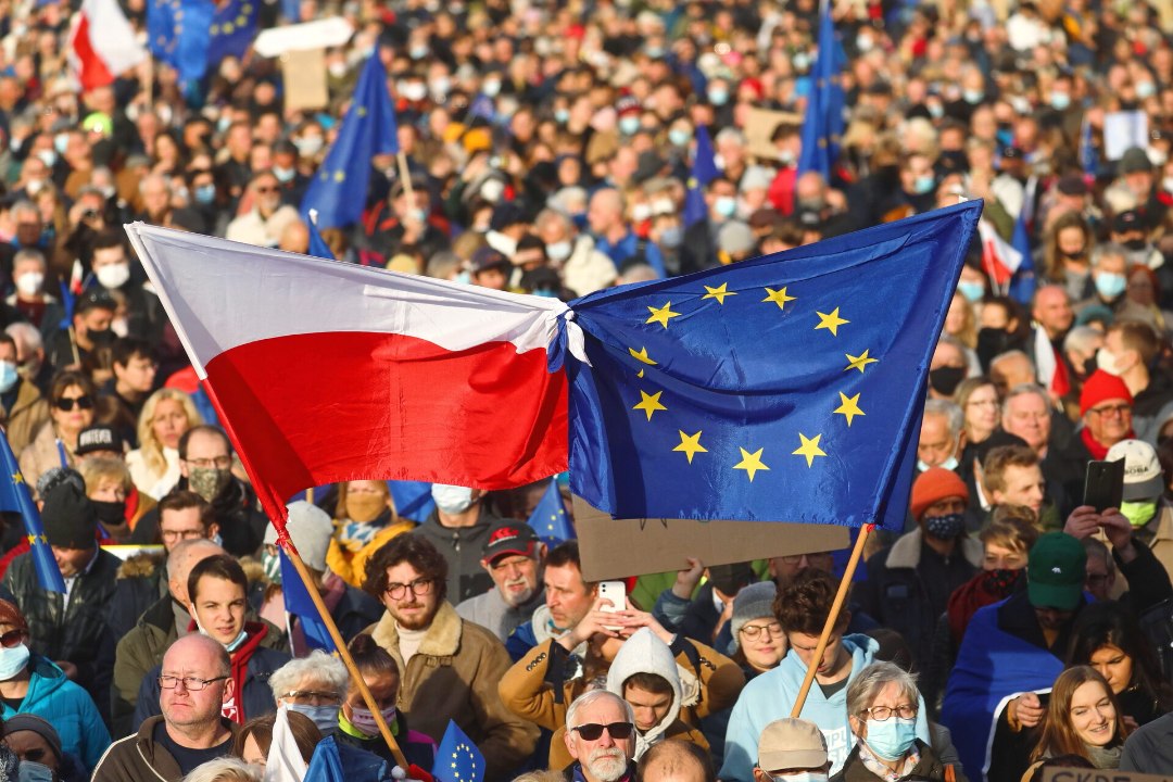 1,5 MILJONIT EUROT PÄEVAS: euroliit ähvardab Poolat, Poola punnib vastu