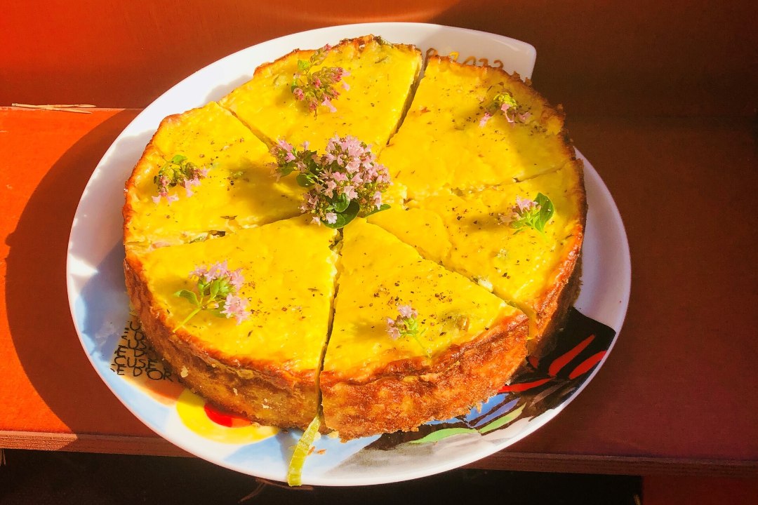 EVELIN ILVESE KOKAKOOL | Kuldne kook mango ja kõrvitsaga