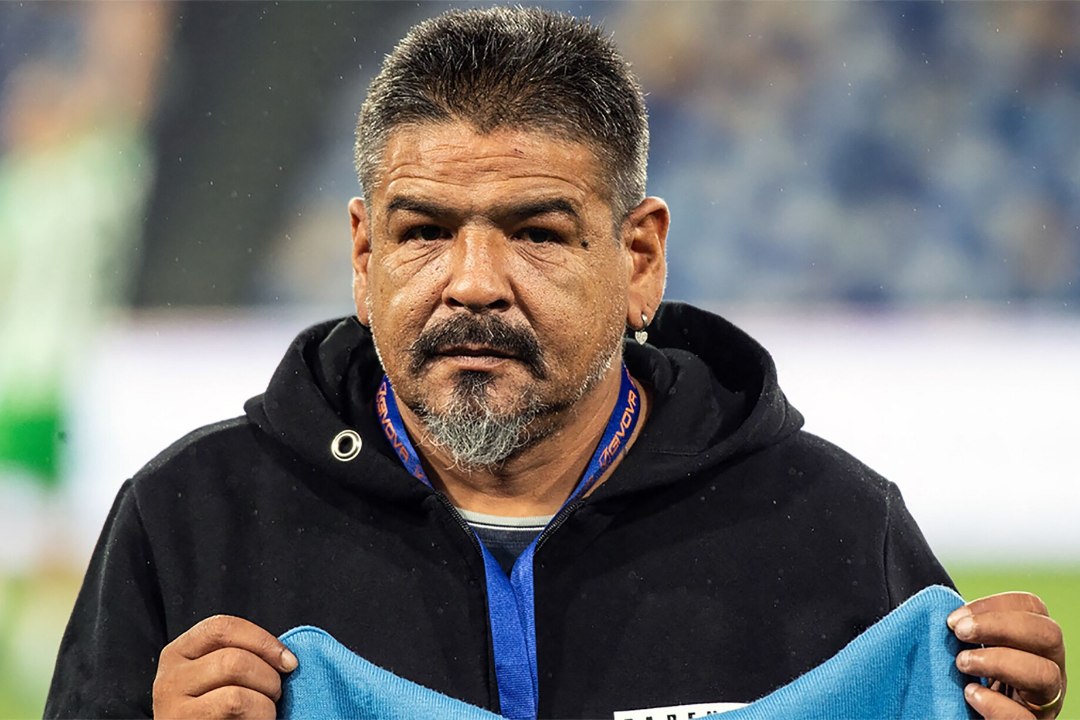 Diego Maradona vend suri 52aastasena